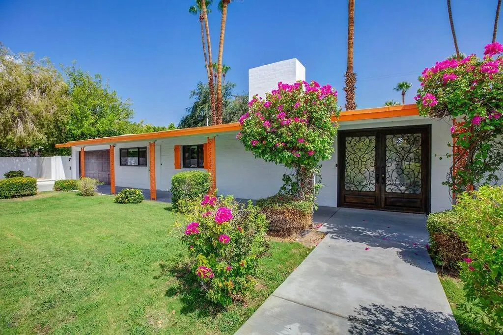Close To Downtown Ps - Hike, Bike, Swim, Relax Palm Springs Holiday home