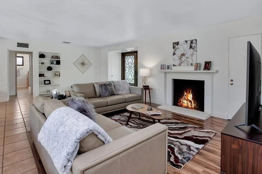 Holiday home Close To Downtown Ps - Hike, Bike, Swim, Relax Palm Springs